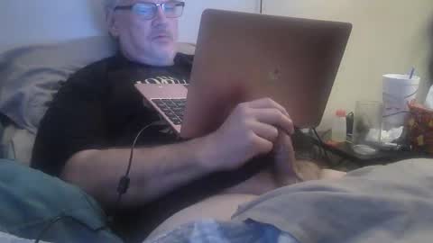 Snapshot of kingtongue10 chatting on 03.28.26 kingtongue10 online show from 03.28.26