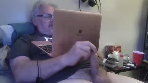 Snapshot of kingtongue10 chatting on 04.25.26 kingtongue10 online show from 04.25.26