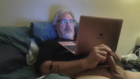 Snapshot of kingtongue10 chatting on 06.15.26 kingtongue10 online show from 06.15.26