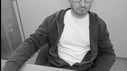 Snapshot of kinksubbydubby chatting on 10.21.25 kinksubbydubby online show from 10.21.25