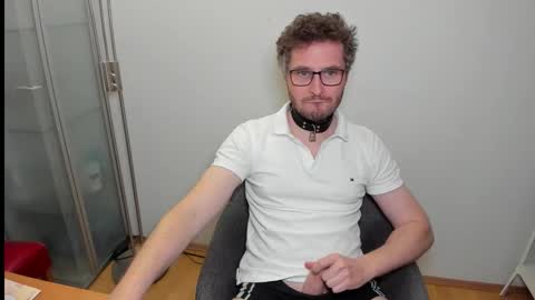 Snapshot of kinksubbydubby chatting on 10.26.25 kinksubbydubby online show from 10.26.25