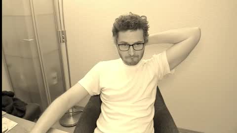 Snapshot of kinksubbydubby chatting on 10.29.25 kinksubbydubby online show from 10.29.25