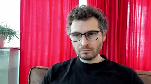 Snapshot of kinksubbydubby chatting on 11.01.25 kinksubbydubby online show from 11.01.25