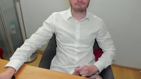 Snapshot of kinksubbydubby chatting on 11.06.25 kinksubbydubby online show from 11.06.25