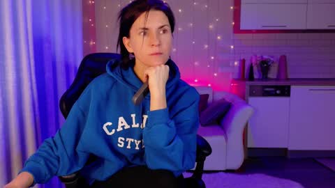 Courtney online show from 02.12.25