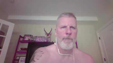 Snapshot of kinky_keven chatting on 09.22.25 kinky_keven online show from 09.22.25