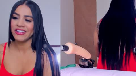 Snapshot of kinky_kylie18 chatting on 09.15.25 Kylie online show from 09.15.25