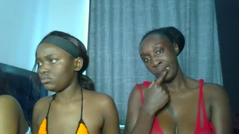 Snapshot of kinky_leila chatting on 06.17.26 kinky_leila online show from 06.17.26