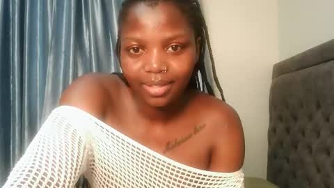 Lola online show from 04.11.26