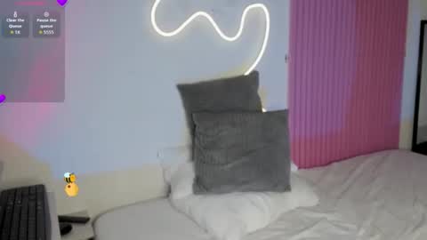 Snapshot of kinky_yeyns chatting on 10.28.25 kinky yeyns online show from 10.28.25