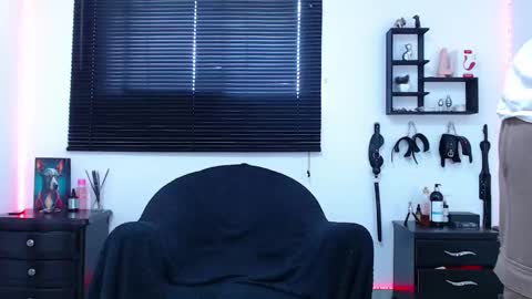 Allison  Diego online show from 03.04.25