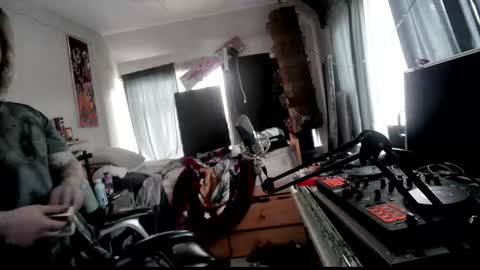 Snapshot of kinkybiguy14 chatting on 10.06.25 Kinky Cassie online show from 10.06.25