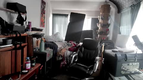 Snapshot of kinkybiguy14 chatting on 10.12.25 Kinky Cassie online show from 10.12.25