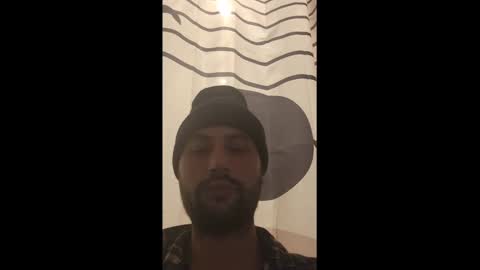 Snapshot of kinkycouple1789 chatting on 01.14.25 Maysie and Hunter online show from 01.14.25