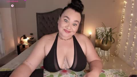 Snapshot of kinkyelise chatting on 04.20.26 Jenny online show from 04.20.26