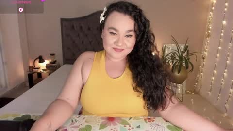 Snapshot of kinkyelise chatting on 04.21.26 Jenny online show from 04.21.26