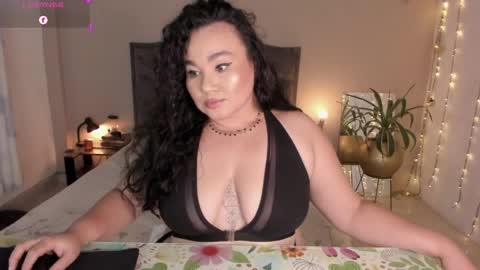 Snapshot of kinkyelise chatting on 04.29.26 Jenny online show from 04.29.26