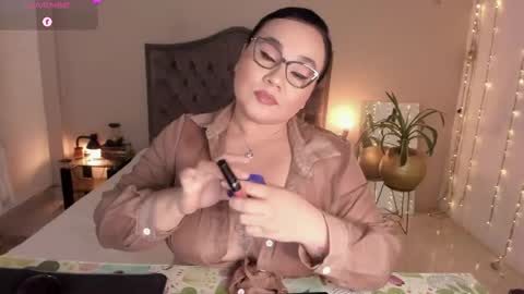 Snapshot of kinkyelise chatting on 05.17.26 Jenny online show from 05.17.26