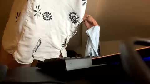 Snapshot of kinkyguy9883 chatting on 10.21.25 kinkyguy9883 online show from 10.21.25