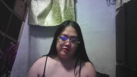 Snapshot of kinkyhotcumm chatting on 12.18.24 KAREN online show from 12.18.24