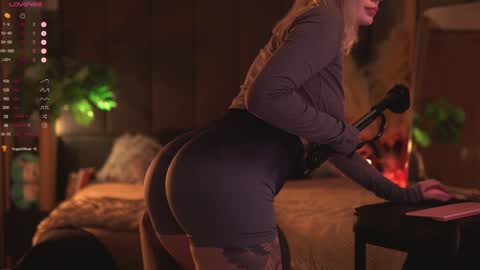 kinkylina_ online show from 12.08.24