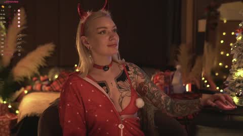 kinkylina_ online show from 12.23.24