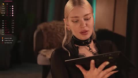 kinkylina_ online show from 02.22.25