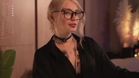 kinkylina_ online show from 02.28.25