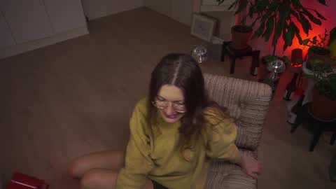 Snapshot of kinkyorange_ chatting on 12.10.24 Mary the Soulmate online show from 12.10.24