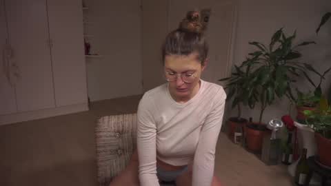 Snapshot of kinkyorange_ chatting on 12.19.24 Mary the Soulmate online show from 12.19.24