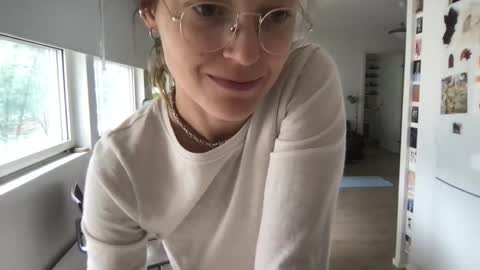 Snapshot of kinkyorange_ chatting on 09.18.25 Mary the Soulmate online show from 09.18.25