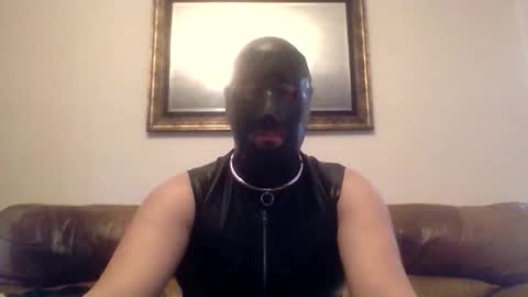 Snapshot of kinkyslave042 chatting on 02.13.26 LatexKink online show from 02.13.26