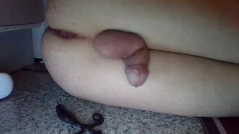 Snapshot of kinkysubslave86 chatting on 11.16.25 KinkySub online show from 11.16.25