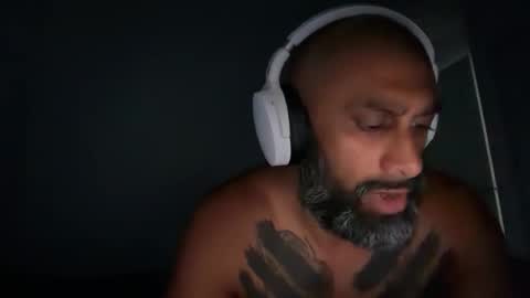 Snapshot of kinkyswitch1010 chatting on 03.16.26 kinky black guy just letting it slide online show from 03.16.26