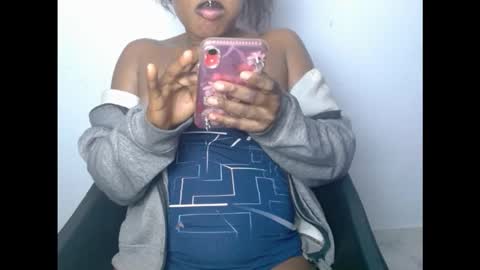 Snapshot of kinkyxxnasty chatting on 10.29.25 kinkyxxnasty online show from 10.29.25