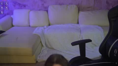 Snapshot of kira0541 chatting on 10.13.25 Sweet girls online show from 10.13.25