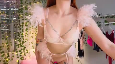 Kira Briis online show from 11.22.25