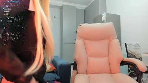 Kira online show from 04.18.26