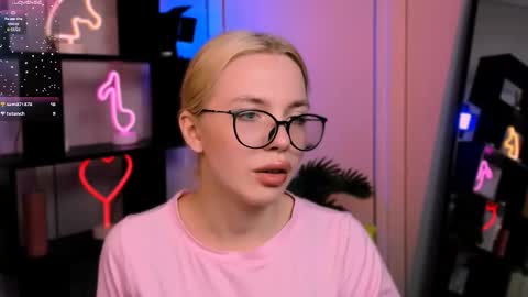 kira fox x online show from 11.23.25