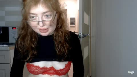 Snapshot of kira_foxy_ chatting on 04.06.26 Kira online show from 04.06.26