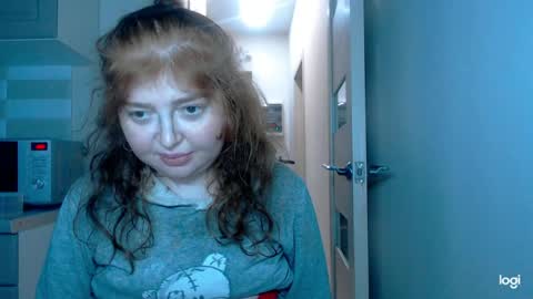Snapshot of kira_foxy_ chatting on 04.23.26 Kira online show from 04.23.26