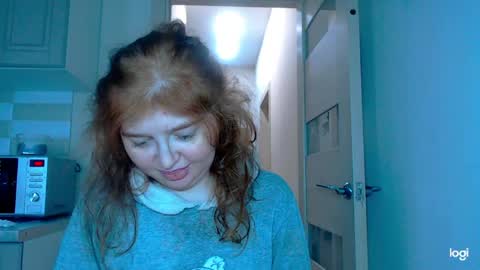 Snapshot of kira_foxy_ chatting on 05.29.26 Kira online show from 05.29.26