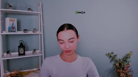 Snapshot of kira_light__ chatting on 10.20.25 kira_light__ online show from 10.20.25