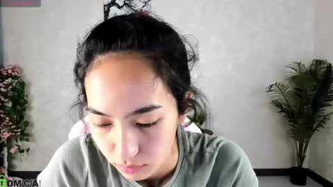 Snapshot of kira_lilian chatting on 09.29.25 Aura online show from 09.29.25