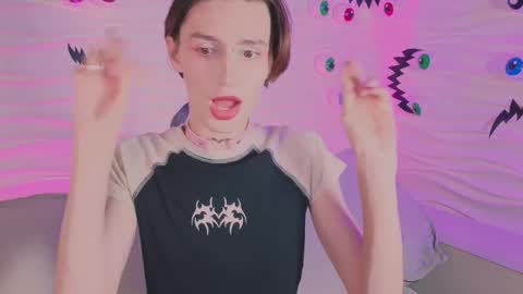 Snapshot of kira_long chatting on 10.29.25 MADI online show from 10.29.25