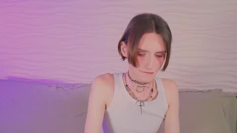 Snapshot of kira_long chatting on 11.12.25 MADI online show from 11.12.25