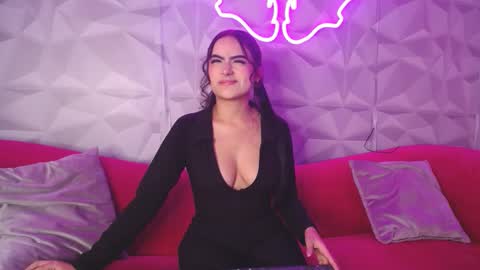 Snapshot of kira_moon_01 chatting on 10.10.25 kira_moon_01 online show from 10.10.25