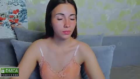Snapshot of kira_moon_1 chatting on 06.20.26 Kira online show from 06.20.26