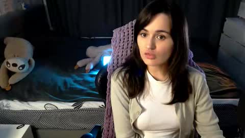 Kira  follow me  online show from 11.08.25