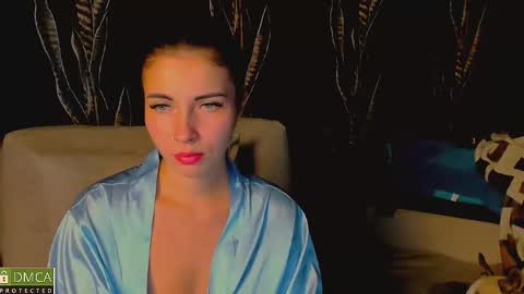 Snapshot of kiraa_sunny chatting on 10.19.25 kiraa sunny online show from 10.19.25